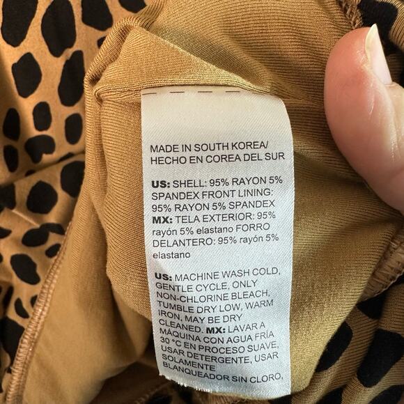 Chico’s Animal print blouse turtleneck gathered sides 3/4 sleeve - Picture 10 of 14